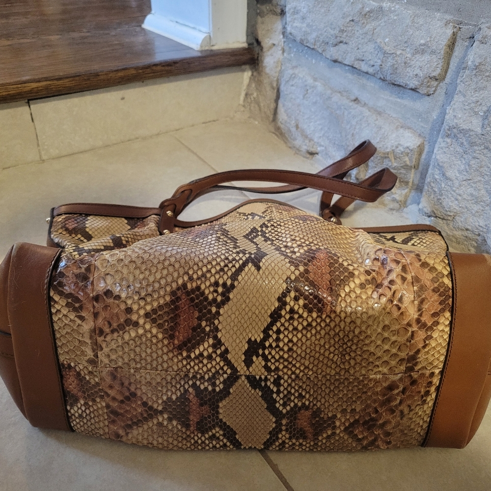 Gucci Beige/Brown Python Bag with Leather Tote - Picture 7 of 14